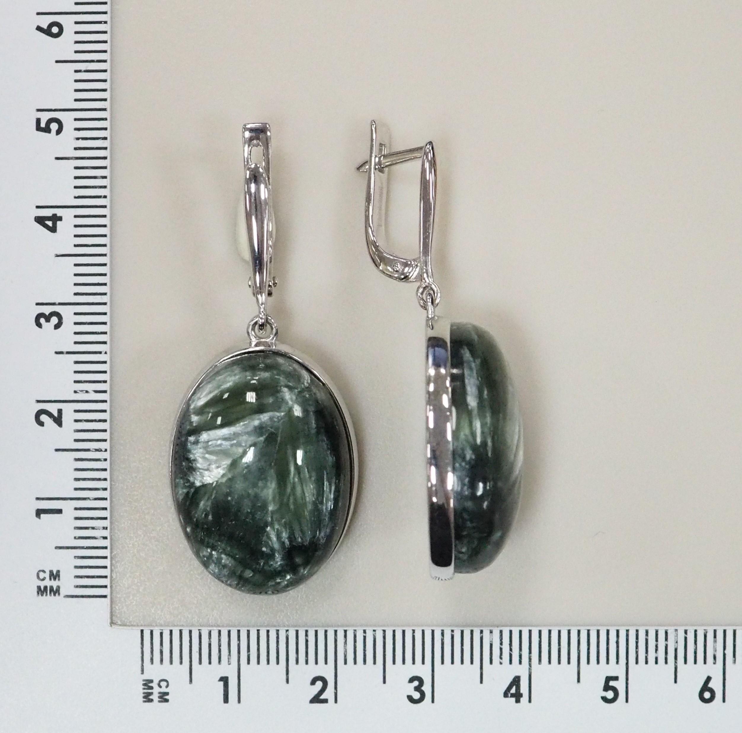 Серебряные серьги с серафинитами